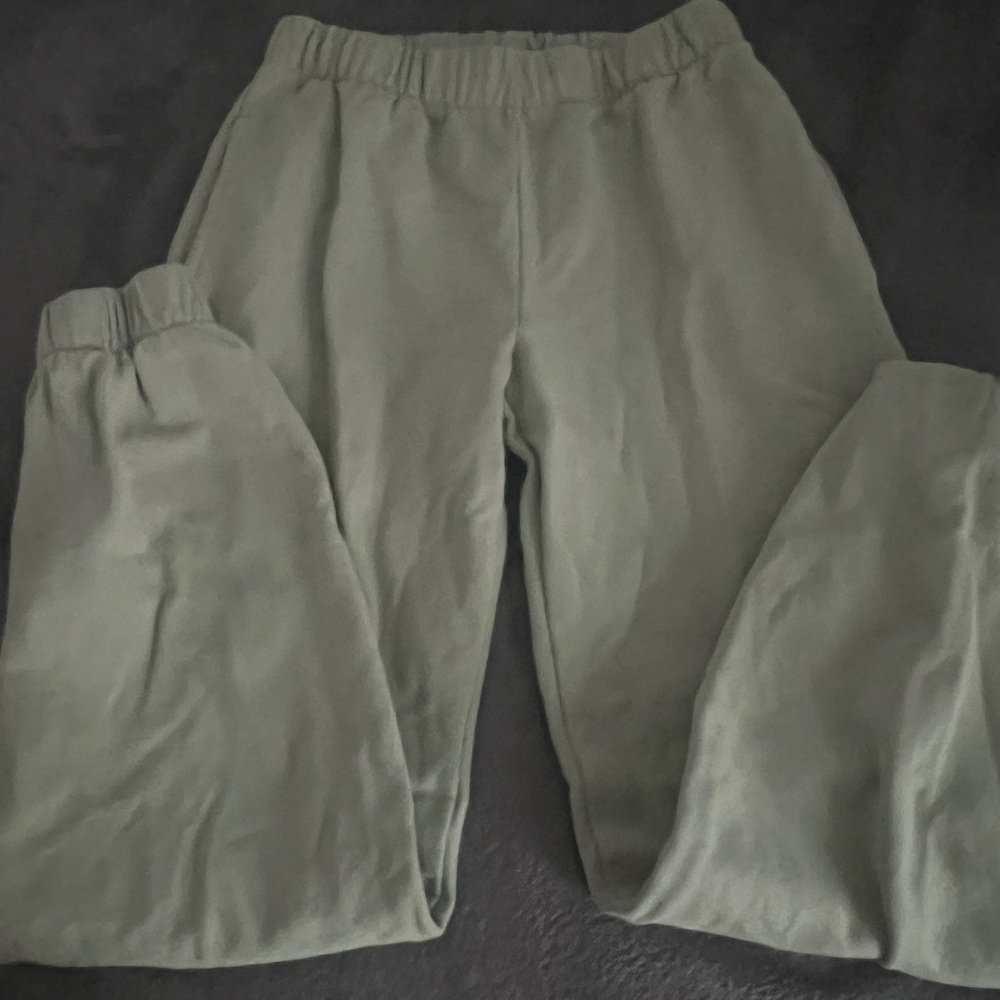 Iight green Rosa sweatpants